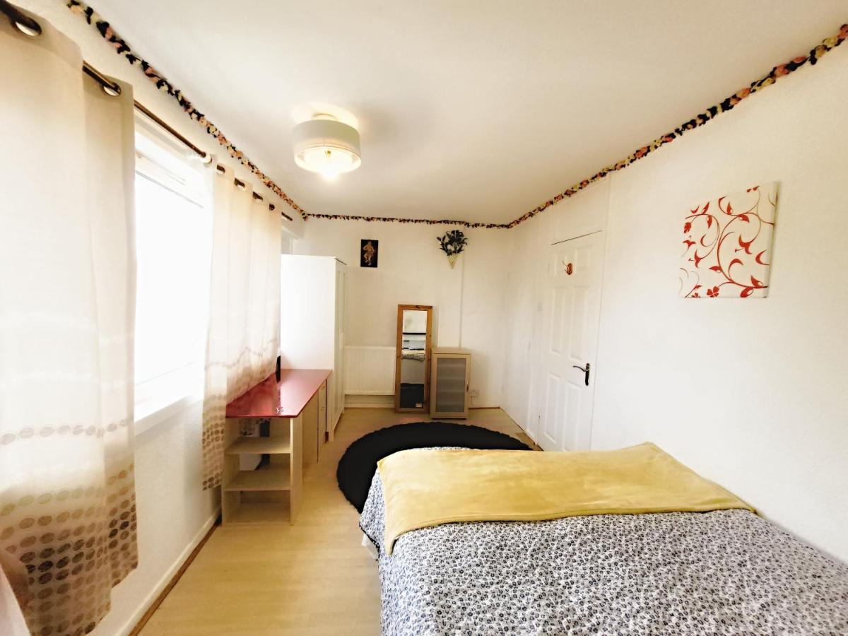 Excellent Double Rooms In Cheap Rate Around Central Лондон Екстер'єр фото