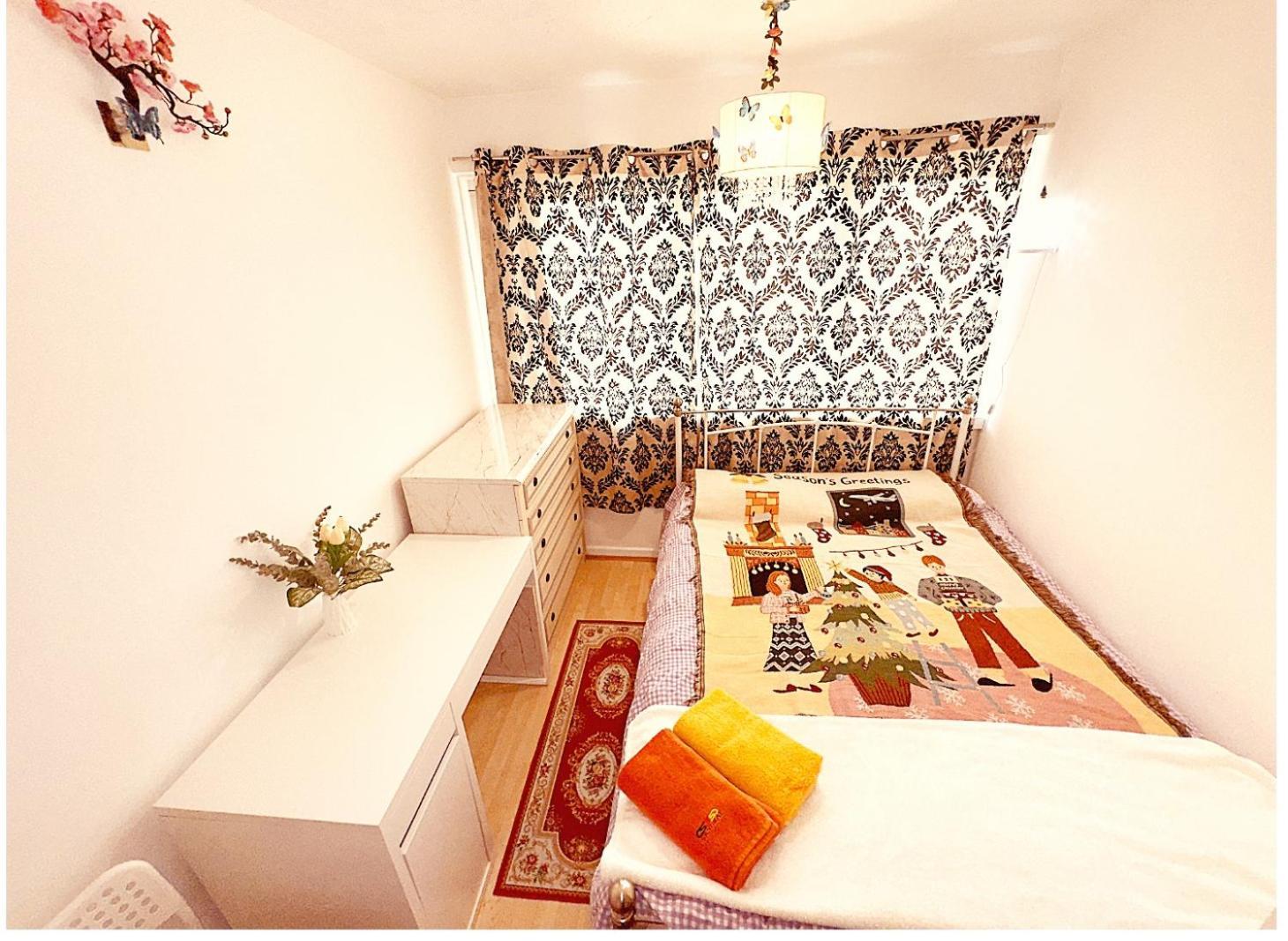 Excellent Double Rooms In Cheap Rate Around Central Лондон Екстер'єр фото