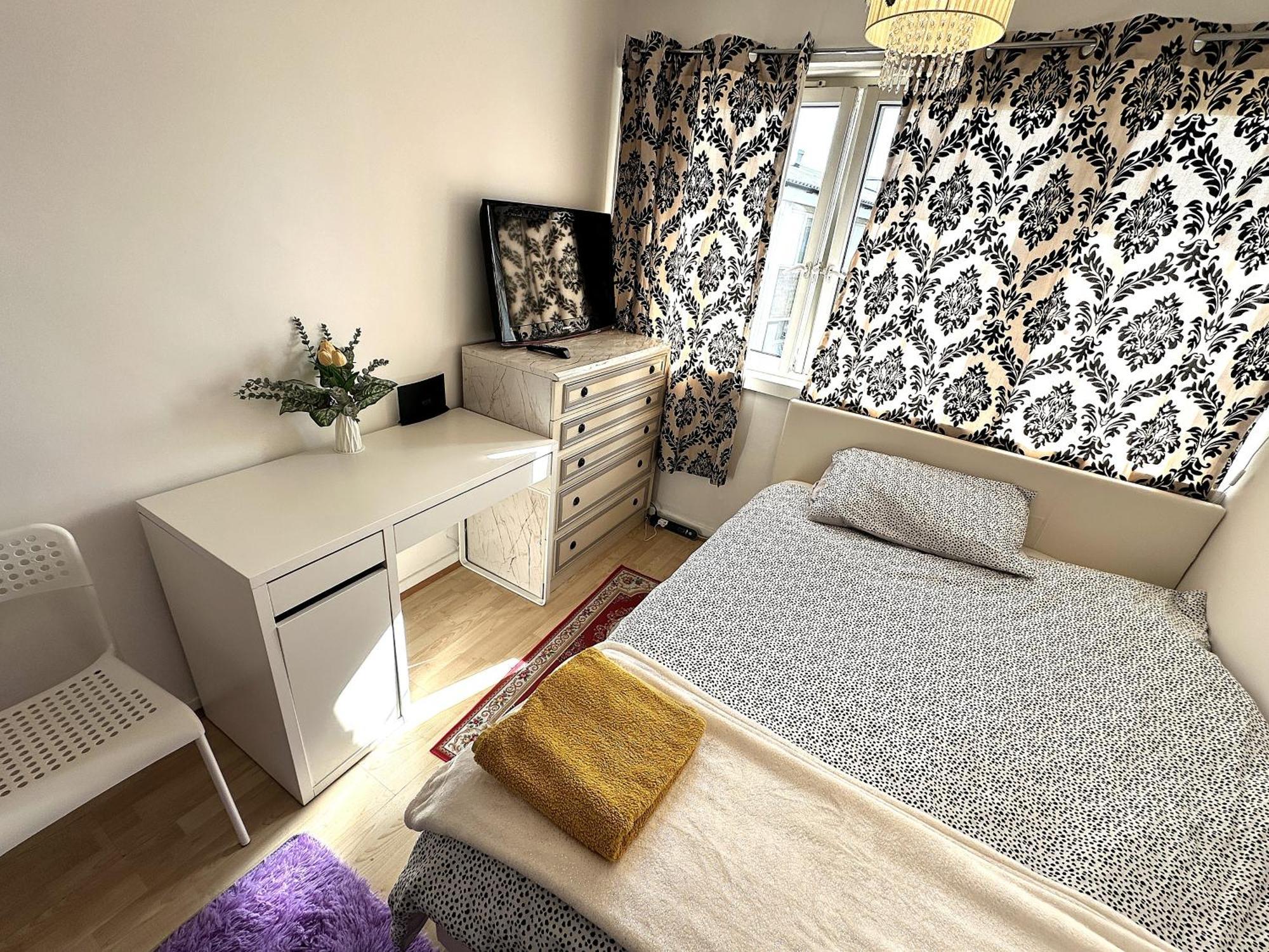 Excellent Double Rooms In Cheap Rate Around Central Лондон Екстер'єр фото